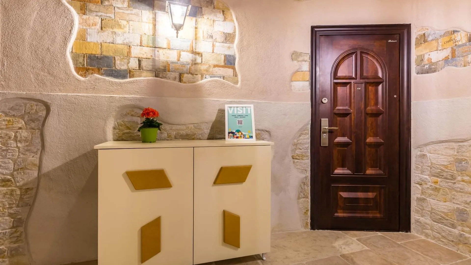 Apartment Gelso Complex Studios And Flat By Napoliapartments Italy