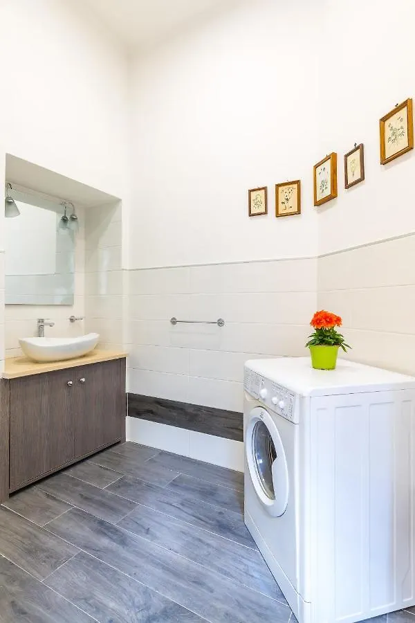 Apartment Gelso Complex Studios And Flat By Napoliapartments Italy